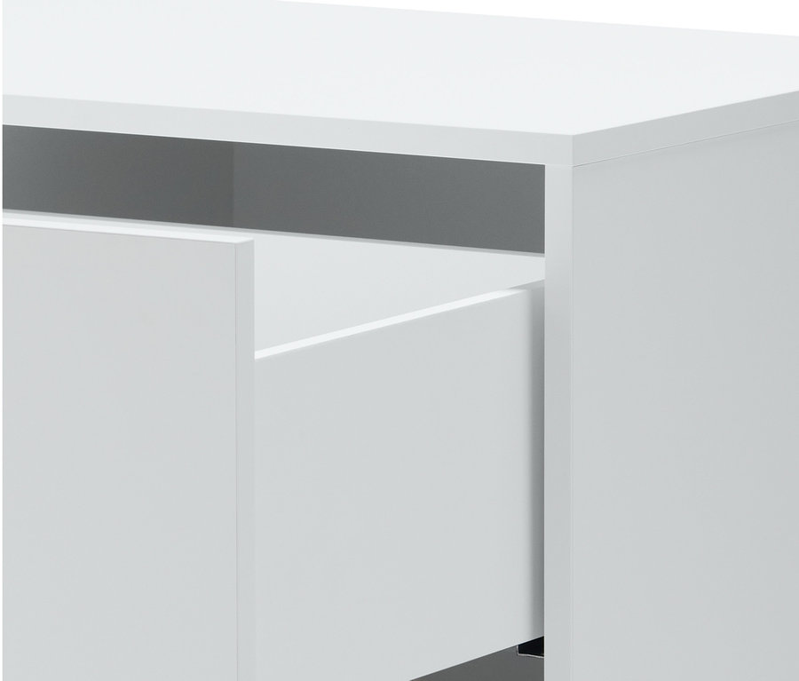 Detailaufnahme einer weißen 2-in-1: Kommode und Kleiderschrank mit geöffneter Schublade.