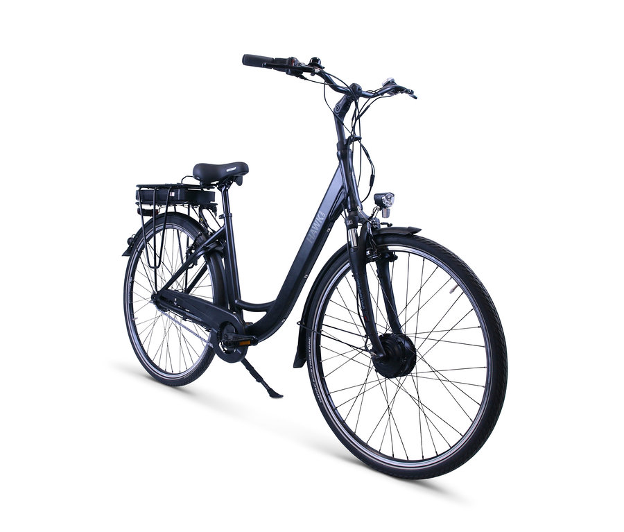 Schwarzes HAWK Bikes-E-Bike »eCity Wave Black« vor einem weißen Hintergrund.