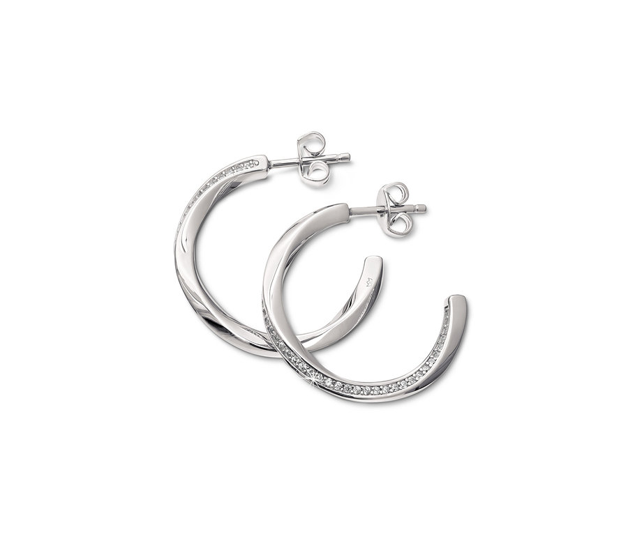 Zwei Creolen Circle aus 925 Silber rhodiniert, mit Zirkonia liegen nebeneinander.