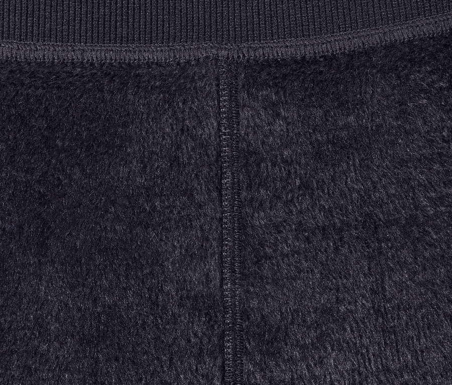 Detailaufnahme einer schwarzen gefütterten Leggings.