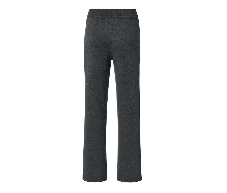 Detailansicht einer Strickhose.