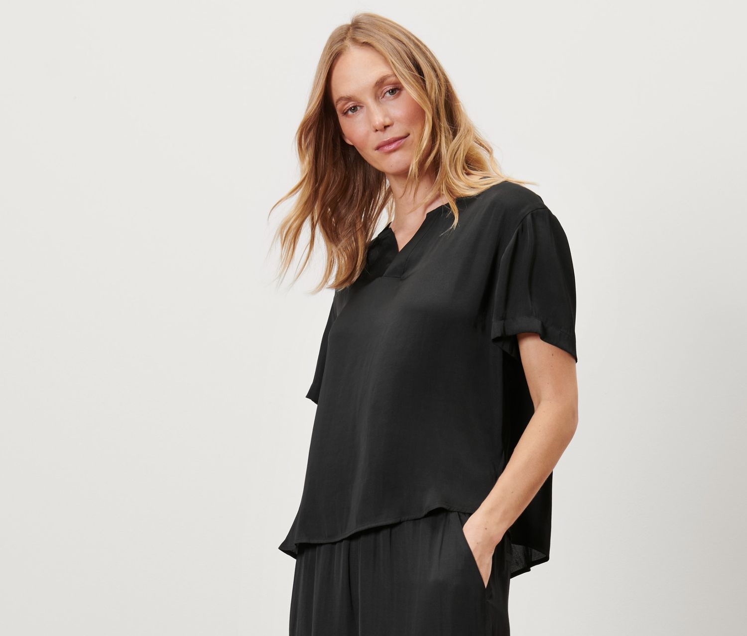 Thumbnail - Tchibo - Satin-Tunikabluse - Damen - Gr. 38 - schwarz