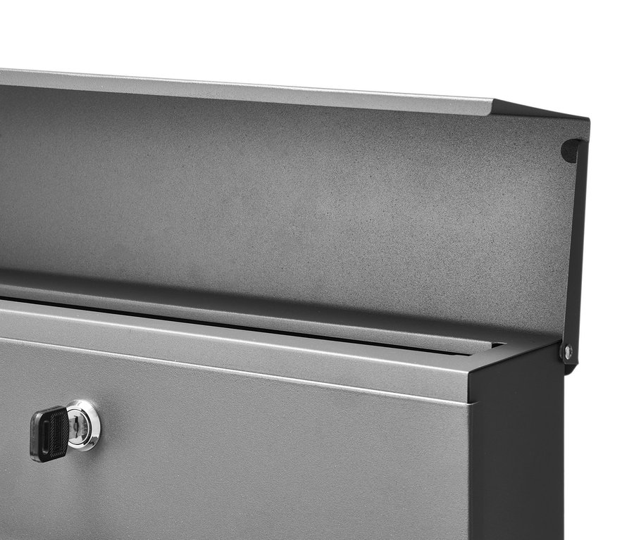 Detailansicht eines anthrazit-edelstahlfarbenen AMARE Briefkastens mit Zeitungsfach und Schlüssel.