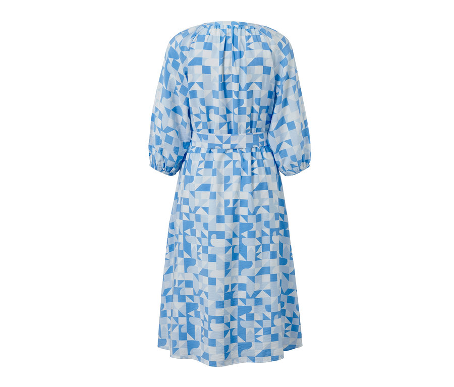 Ein bedrucktes Webkleid in Blau und Weiß.