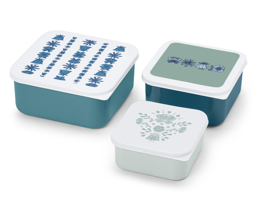 Ein Set aus drei blaugrünen Lunchboxen mit Blumendesigns auf den Deckeln.
