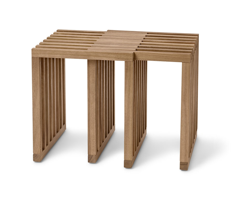 Ein Ausziehhocker aus Holz.