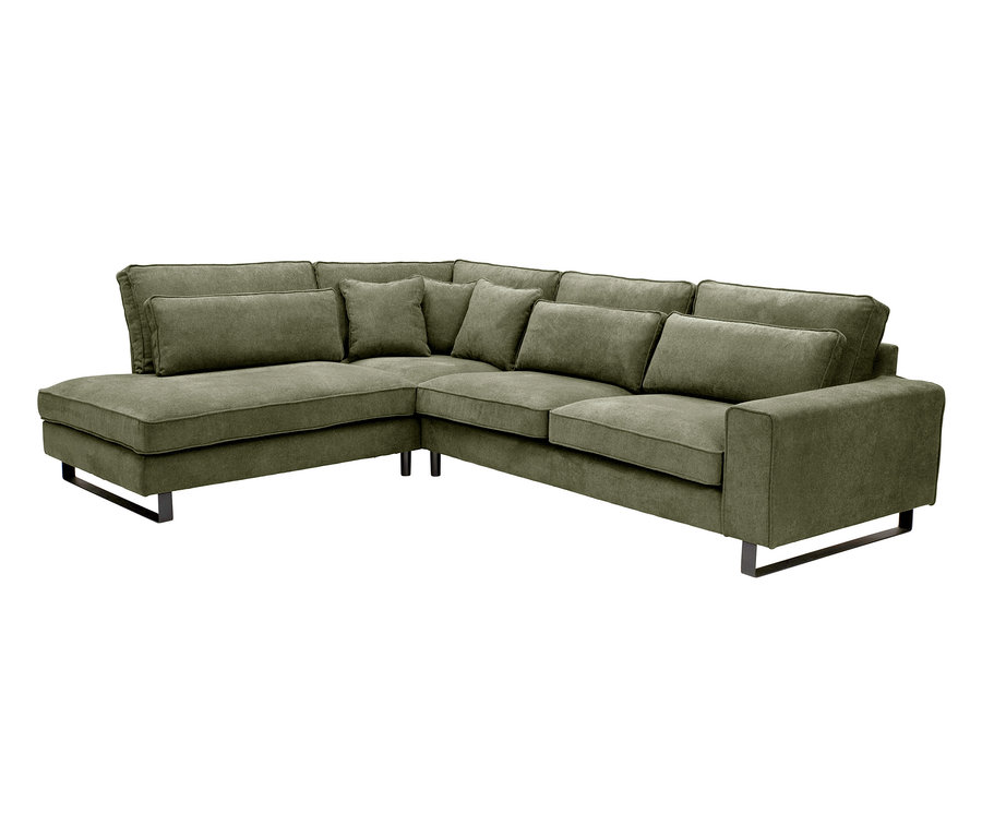 Ein olivgrünes Ecksofa mit schwarzen Füßen und mehreren Kissen steht auf einem weißen Hintergrund.