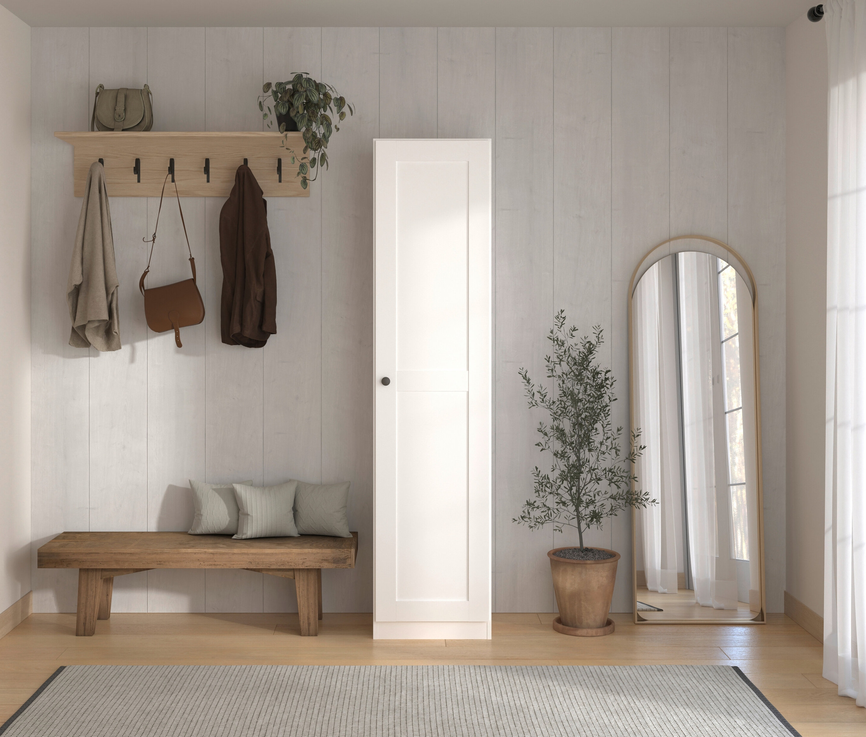 Flur mit Garderobe, Bank mit Kissen, weißem Schrank, Spiegel und Topfpflanze.