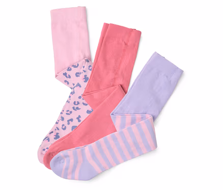 Drei Strumpfhosen liegen übereinander: eine hellrosa mit Leopardenmuster, eine pinke und eine lila-gestreifte.