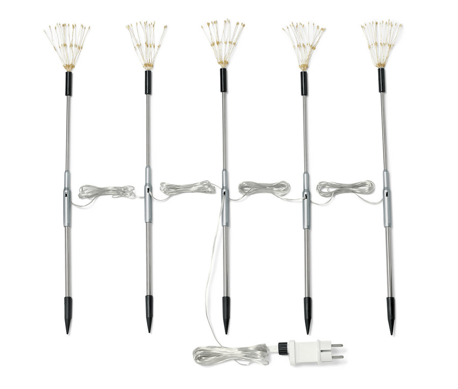 Fünf LED-Gartenstecker.