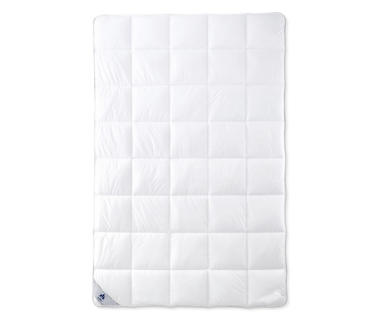 Weißes irisette® Steppbett mit Faserfüllung in Übergröße.