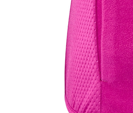 Detailansicht einer pinken Microfleecejacke.