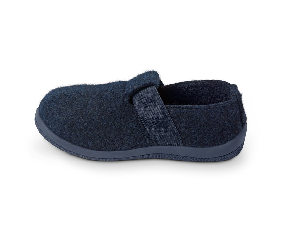 Dunkelblaue Hausschuhe.