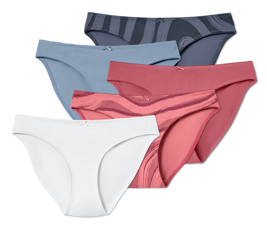 Fünf Slips in verschiedenen Farben.