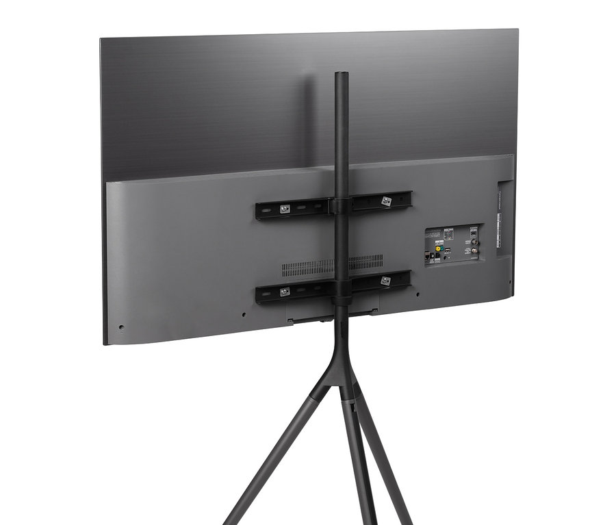 Ein schwarzer Fernseher ist an einer grauen ONE FOR ALL TV-Halterung WM7461 »TRIPOD METALL« befestigt.