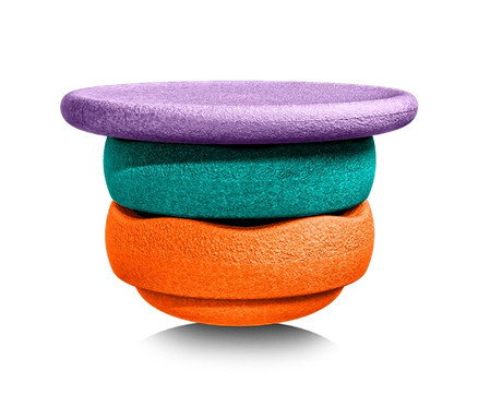 Gestapelte COLORS Stapelsteine »Balance Board Set« in Lila, Grün und Orange.