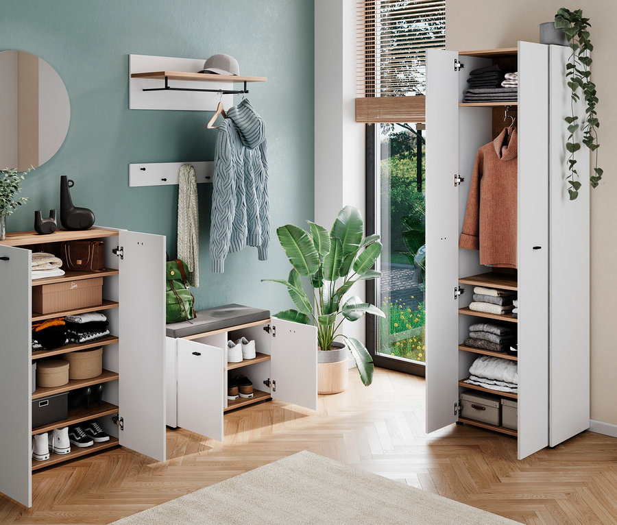 Innenraumansicht eines Eingangsbereichs mit offenem Schuhschrank und Garderobenschrank »Lucena«.