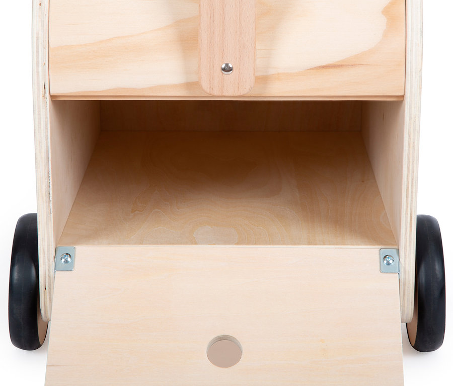 Offener Spielzeugwagen aus Holz mit schwarzen Rädern.
