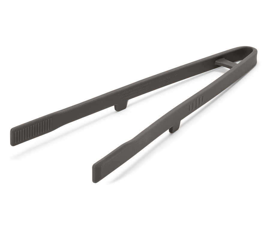 Graue Küchenzange auf weißem Hintergrund.