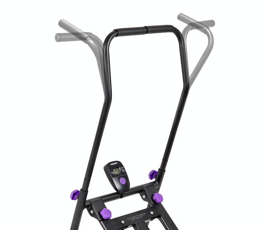 Nahaufnahme eines schwarzen Bauchtrainers mit lila Akzenten und einem digitalen Display.