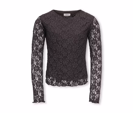 Schwarzes Langarm-Spitzentop mit Rundhalsausschnitt und "ONLY"-Etikett. Das Oberteil hat ein zartes Blumenmuster aus Spitze und einen Rüschensaum.