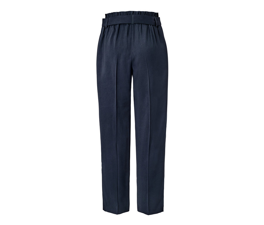 Nahaufnahme einer Bundfaltenhose.