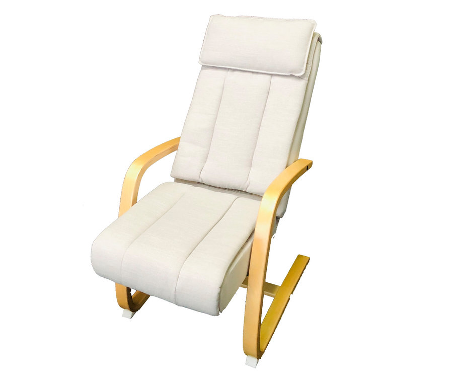 Beiger Alpha-Techno-Massagesessel »Alpha 233« mit Holzarmlehnen.