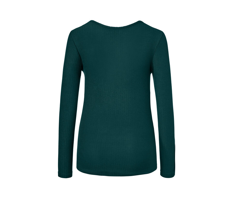 Ein grünes Langarmshirt.