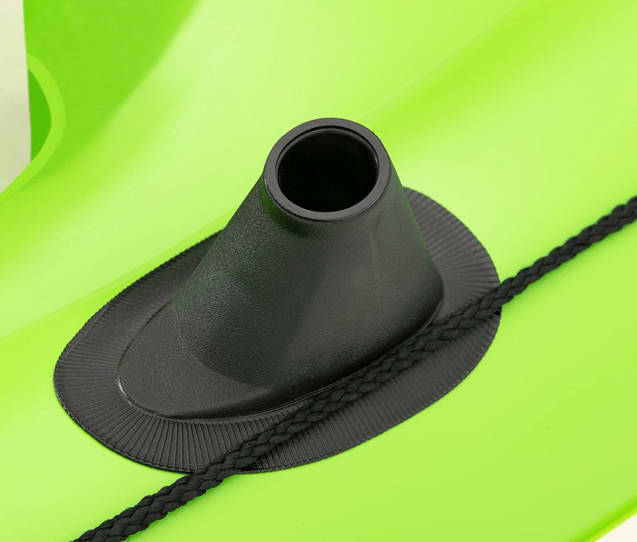 Detailansicht eines grünen Bestway® Hydro-Force Angelboot-Set »Koracle« mit schwarzer Halterung und Seil.