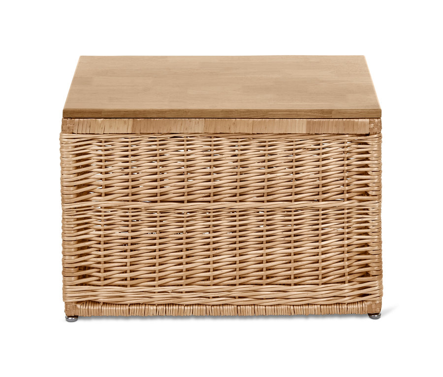 Eine Truhe aus Geflecht mit einem Holzdeckel.