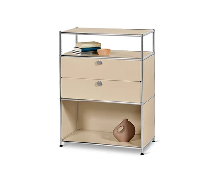 Beige Kommode Metall »CN3« mit 2 Schubladen, mit Büchern und Schale oben und Vase unten.