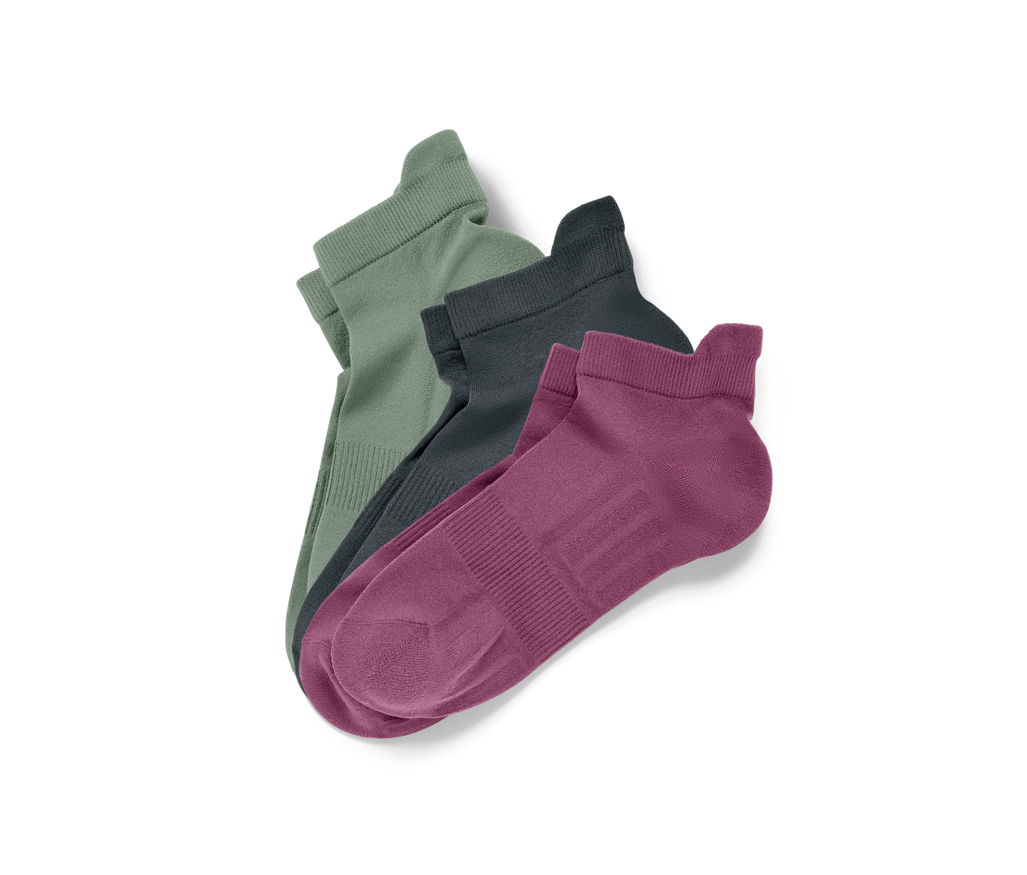 Drei Paar Sportsocken in Salbei, Oliv und Mauve.