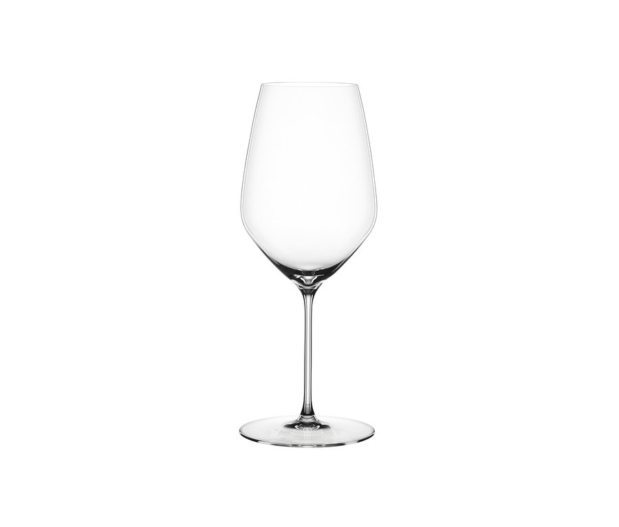 Ein einzelnes, klares Spiegelau Hi-Lite Bordeauxglas aus einem 4er-Set steht vor einem weißen Hintergrund.