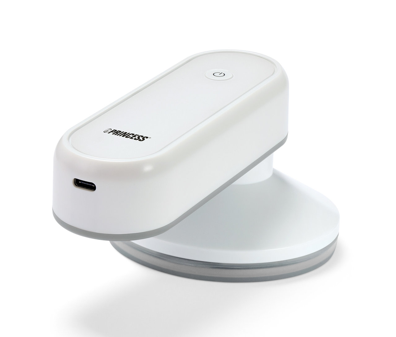 Ein weißes Princess-Reisebügeleisen mit Powerbank auf einem weißen Hintergrund.