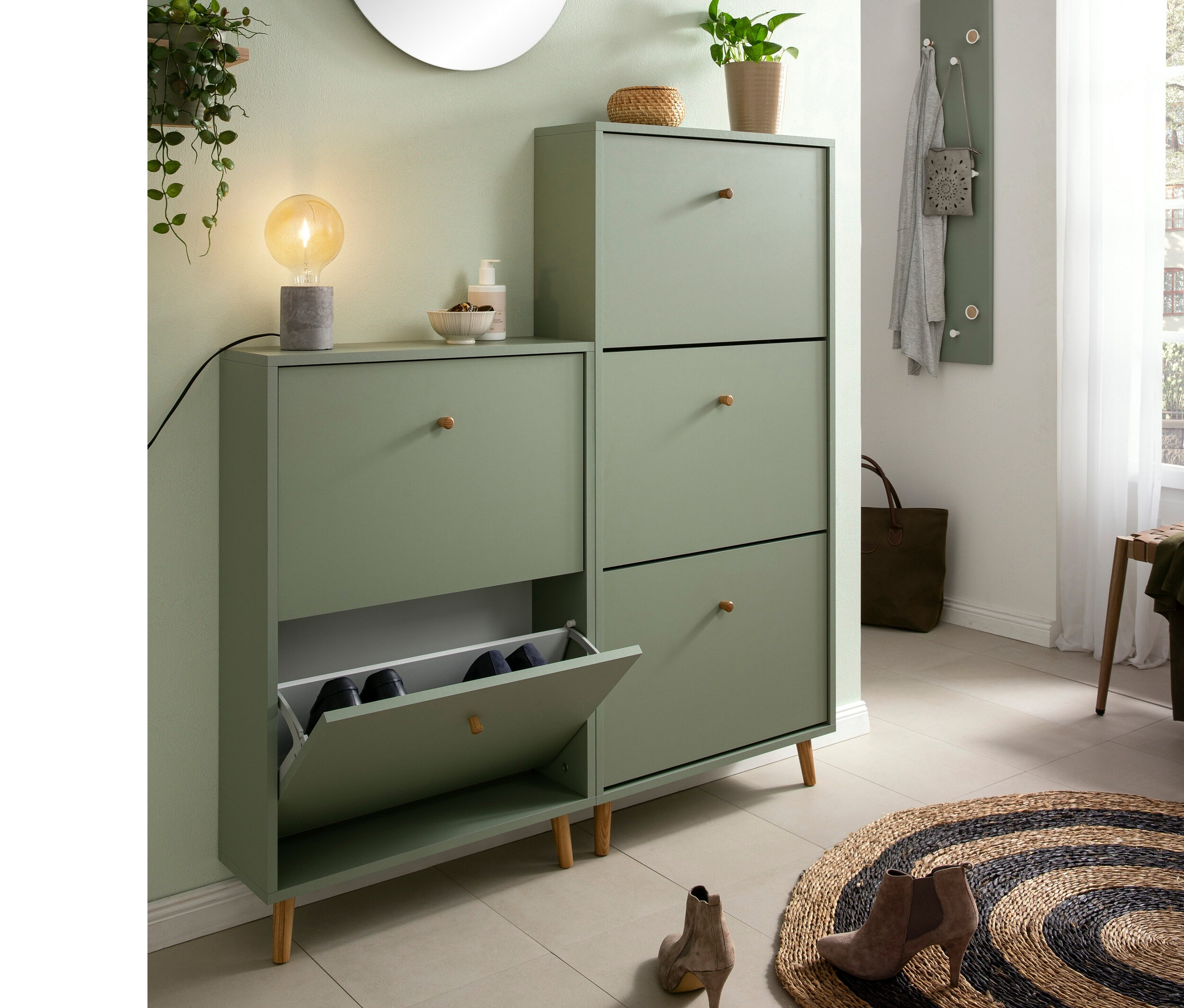 Flur mit rundem Spiegel »Bjarne«, Schuhschrank »Bjarne« mit 2 und 3 Klappen, pistazie.