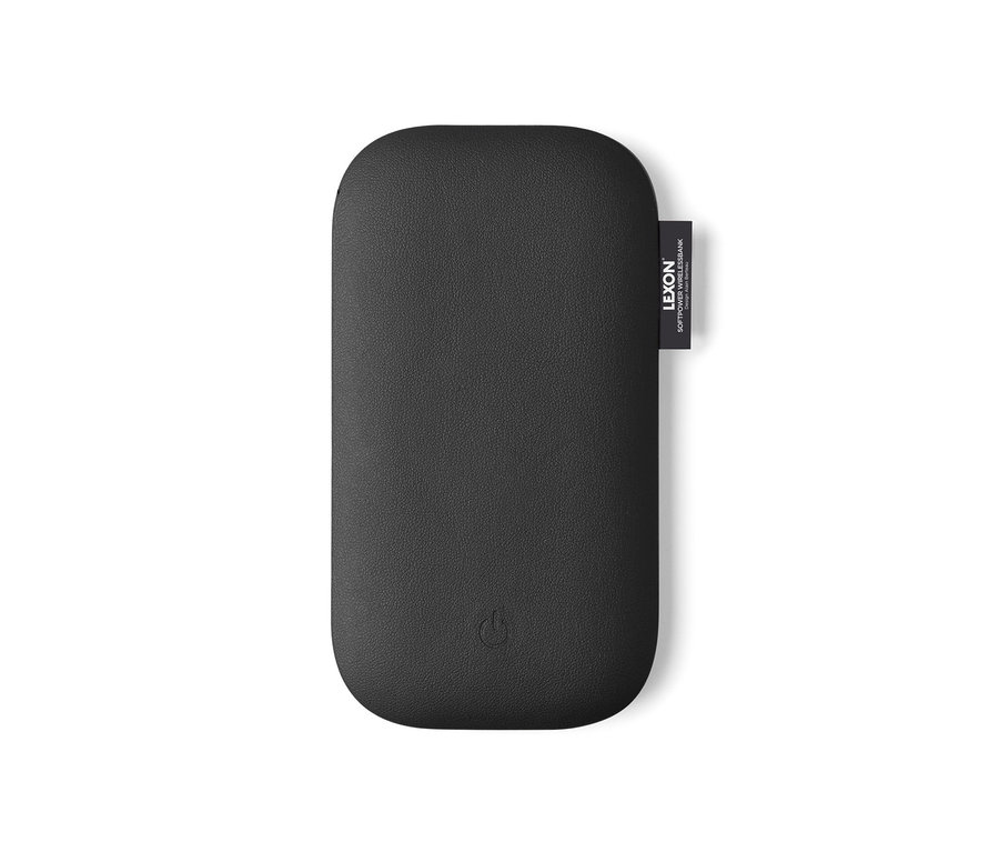 Schwarze kabellose Powerbank von Lexon »SOFTPOWER« auf weißem Hintergrund.