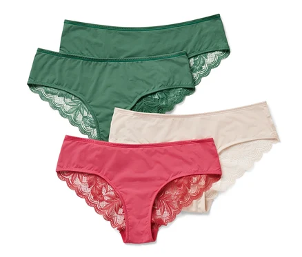 Vier Brazilslips mit Spitze in den Farben Creme, Koralle und Grün.