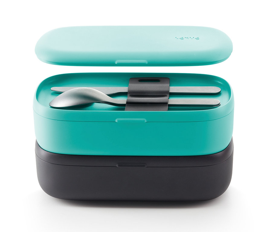 Geöffnetes Lunch-Box-Set mit Besteck in Türkis und Schwarz.