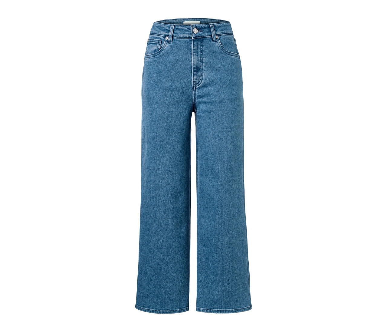 Eine Culotte-Jeans in Midblue Denim auf weißem Hintergrund.