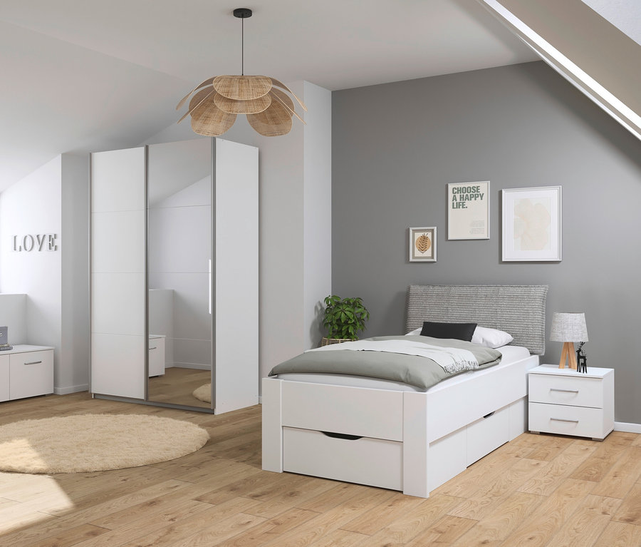 Zimmer mit weißem rauch Bett »Aditio Beds«, 90 cm mit Polsterkopfteil, weißem Schrank und Kommode.