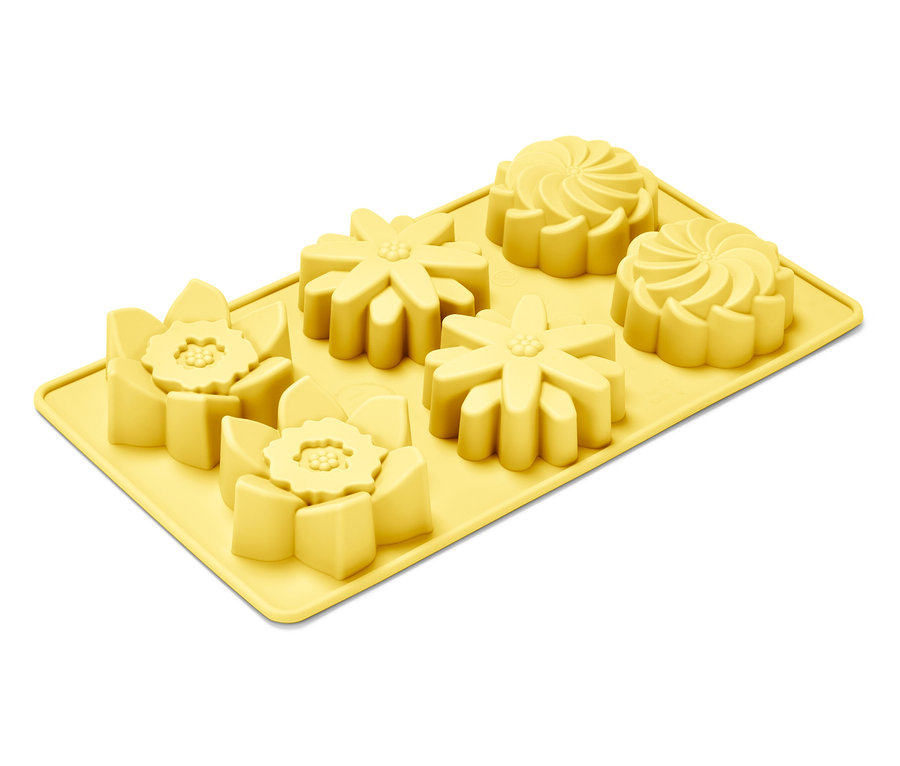 Gelbe Silikonbackform mit sechs verschiedenen Blumenformen.