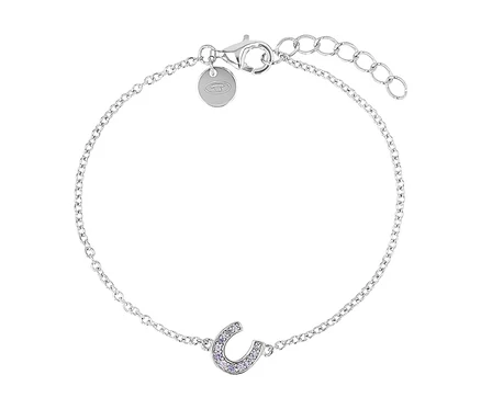 Silbernes Kettenarmband mit einem Hufeisenanhänger, besetzt mit hellvioletten Steinen, Karabinerverschluss und Verlängerungskette.