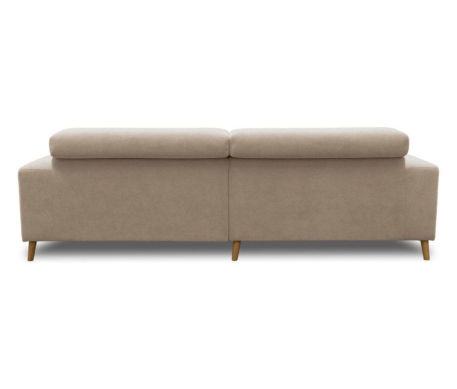 Rückansicht eines hellbeigen Stoffsofas mit zwei voluminösen Rückenkissen und vier hellen Holzbeinen vor weißem Hintergrund.