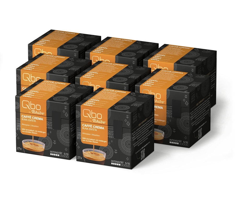 Acht schwarze und orangefarbene Qbo by Tchibo Caffè Crema Buna Enteta Kaffeekapselpackungen, insgesamt 216 Kapseln, mit einer Intensität von 5/10.