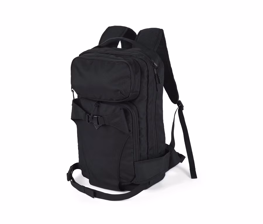 Schwarzer Ski- und Snowboard-Rucksack.
