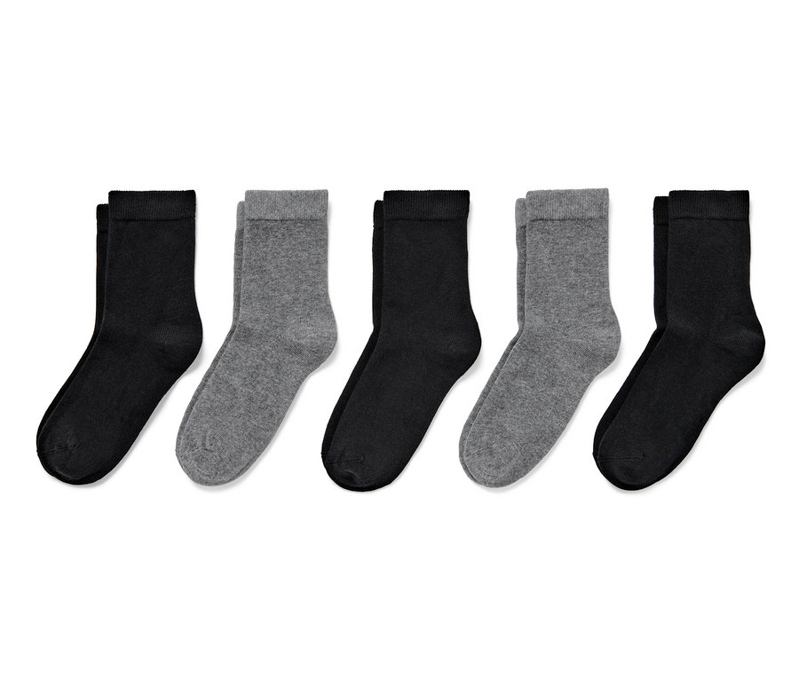 Schwarz-graue 5 Paar Kinder-Socken liegen nebeneinander.