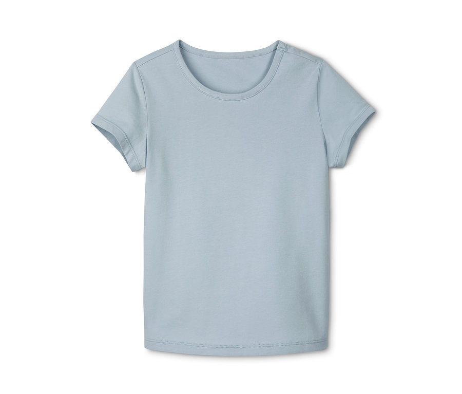 Ein hellblaues 3 Baumwoll-T-Shirts.
