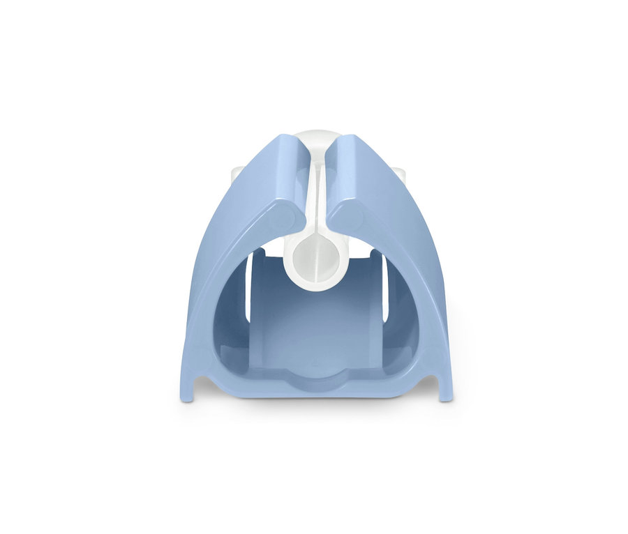 Blauer Tubenpresser auf weißem Hintergrund.