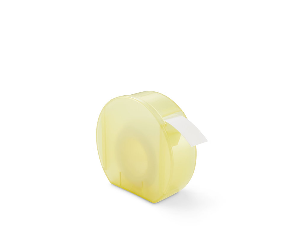 Gelber Etikettenspender mit weißem Etikett.