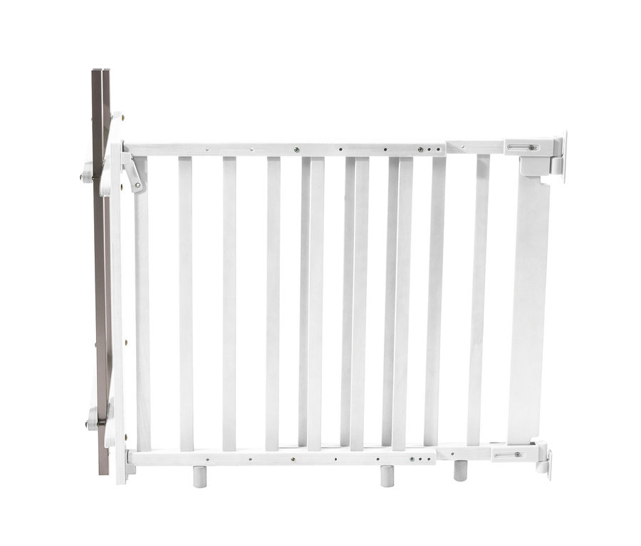 Weißes roba Treppen-Türschutzgitter mit Holzstäben.